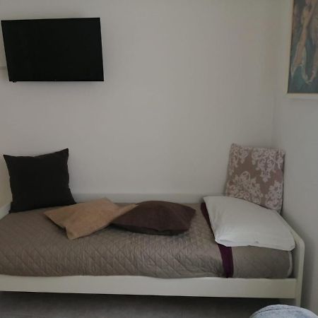 La Casa Nel Vico Apartment โลโกโรตอนโด ภายนอก รูปภาพ