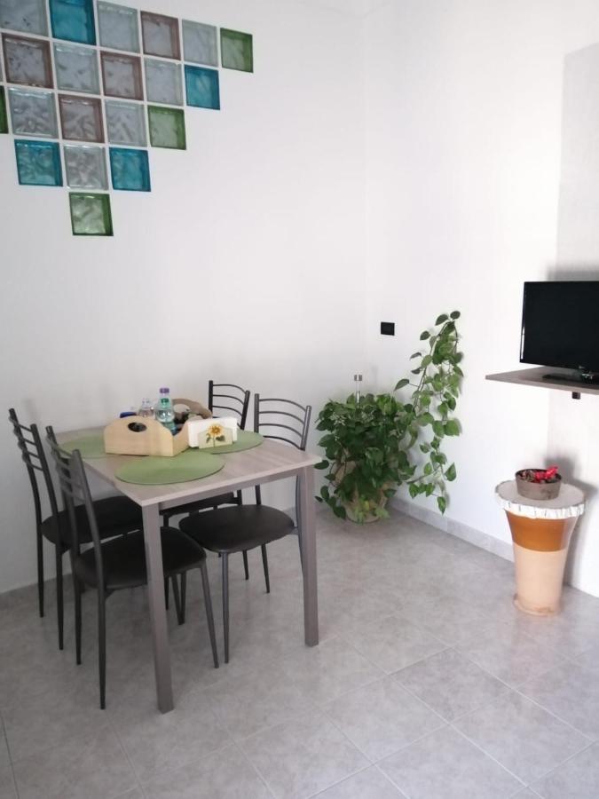 La Casa Nel Vico Apartment โลโกโรตอนโด ภายนอก รูปภาพ