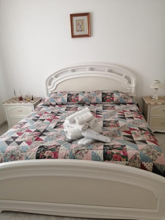La Casa Nel Vico Apartment โลโกโรตอนโด ภายนอก รูปภาพ